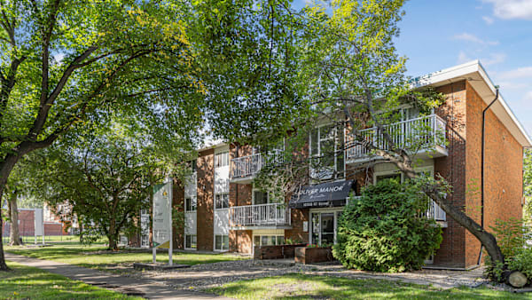 Oliver Manor property